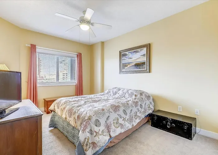 Apartment Mariners Watch 205 *