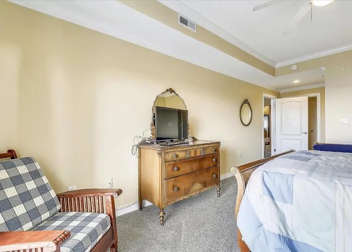 Apartment Mariners Watch 205 *